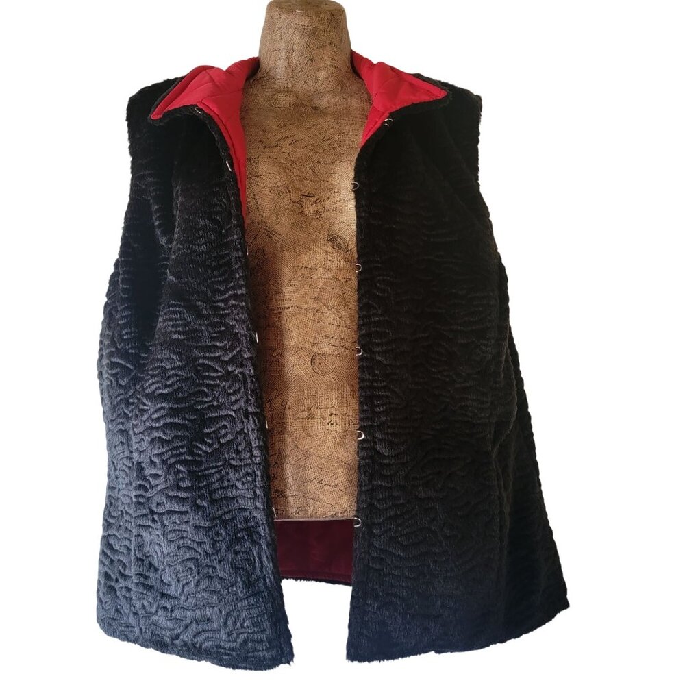 Vtg Reversible Red & Black Quilted Vest With Faux Fur Texture Sleeveless